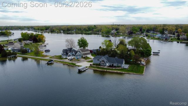 625 Island Drive, White Lake Charter Township, MI 48386