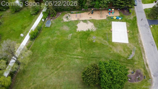 625 Island Drive, White Lake Charter Township, MI 48386
