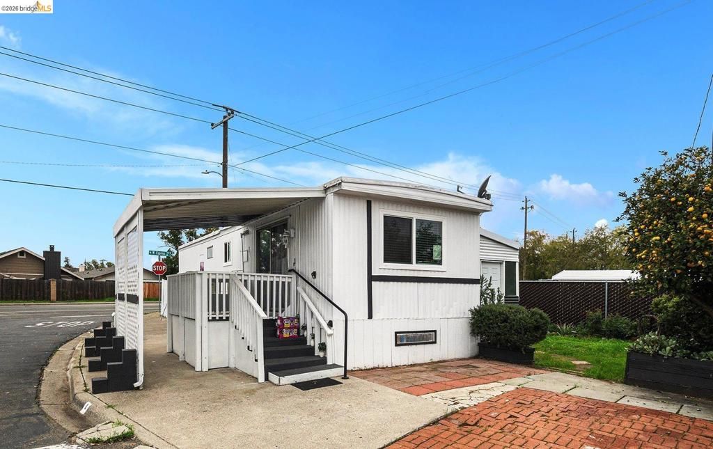 Image 1 of property listing at 210 210 W Cypress, Oakley, CA 94561