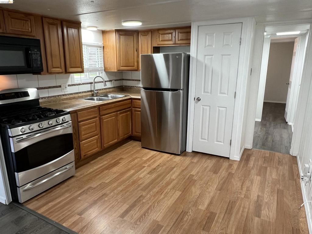 Image 8 of property listing at 210 210 W Cypress, Oakley, CA 94561