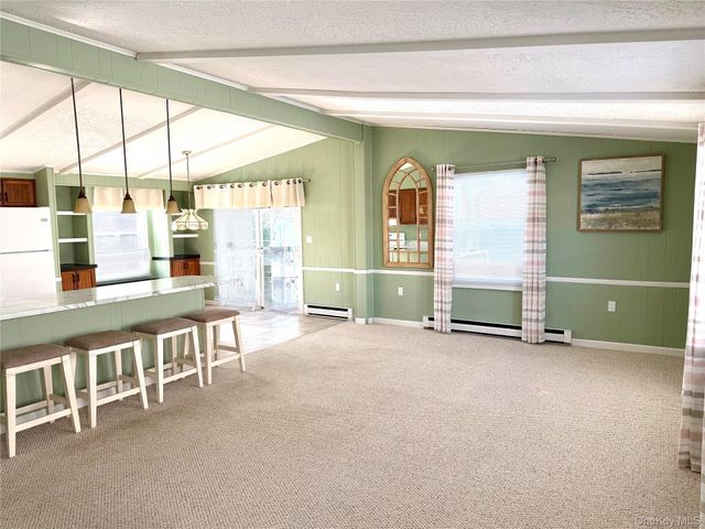 16 Village Circle E, Manorville, NY 11949