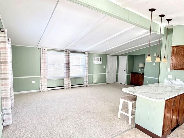 16 Village Circle E, Manorville, NY 11949