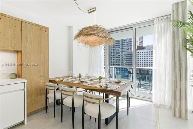 200 BISCAYNE BLVD WY 706, Miami, FL 33131