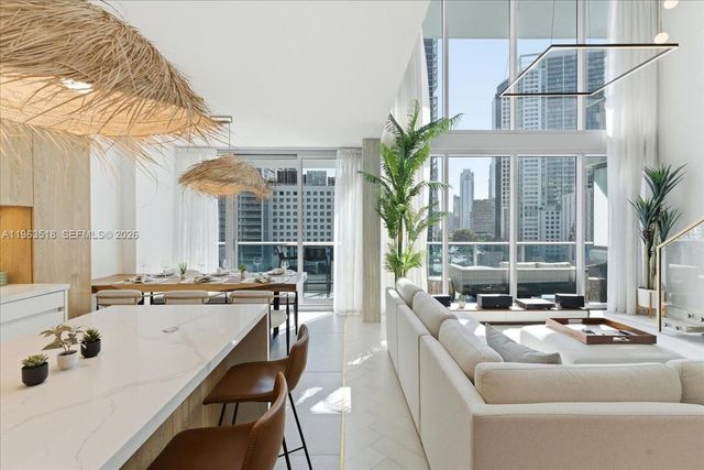 200 BISCAYNE BLVD WY 706, Miami, FL 33131