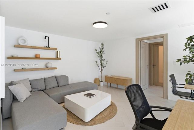 200 BISCAYNE BLVD WY 706, Miami, FL 33131