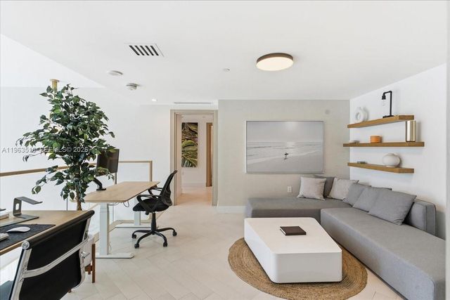 200 BISCAYNE BLVD WY 706, Miami, FL 33131