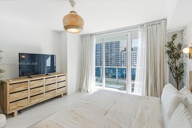 200 BISCAYNE BLVD WY 706, Miami, FL 33131