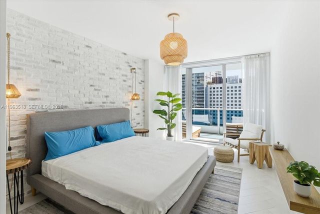 200 BISCAYNE BLVD WY 706, Miami, FL 33131