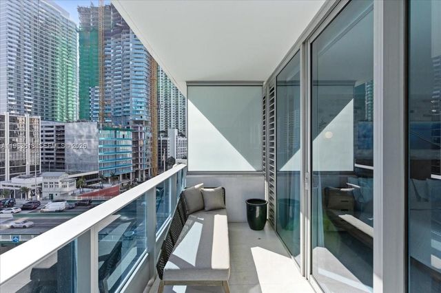 200 BISCAYNE BLVD WY 706, Miami, FL 33131