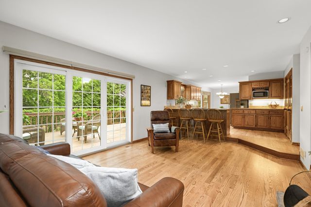 3620 James Avenue, Deephaven, MN 55391