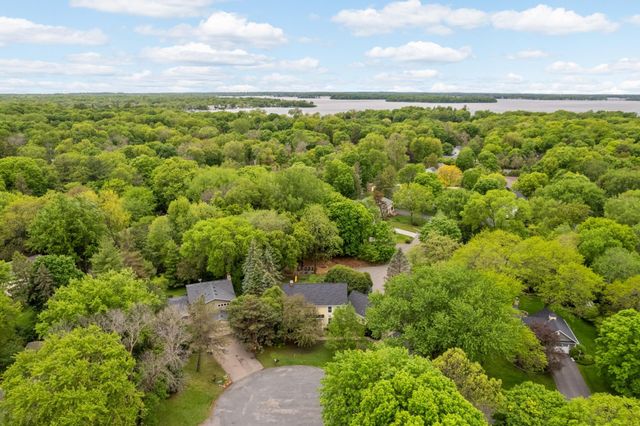 3620 James Avenue, Deephaven, MN 55391