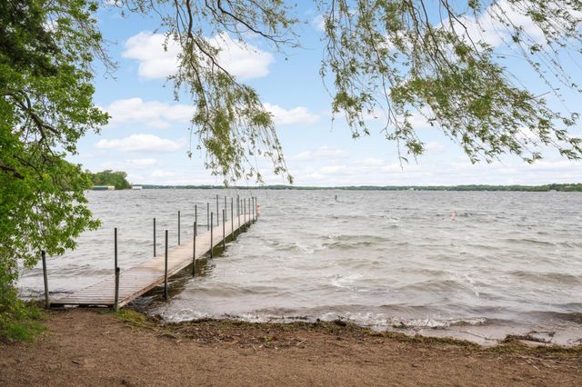 3620 James Avenue, Deephaven, MN 55391