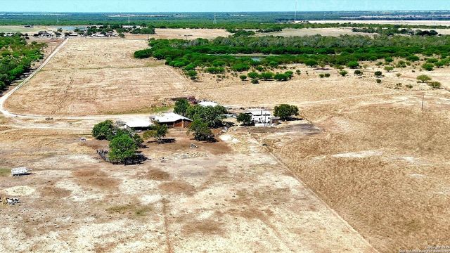 13733 Fm 541, Mccoy, TX 78113