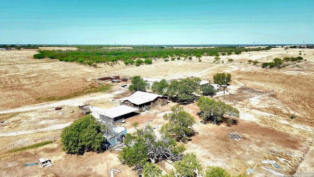 13733 Fm 541, Mccoy, TX 78113