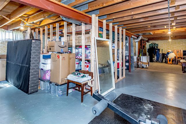 146 Eastview Drive NW, Cedar Rapids, IA 52405