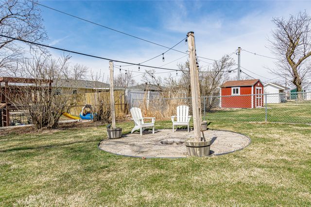 146 Eastview Drive NW, Cedar Rapids, IA 52405