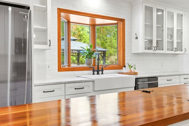 97 Dudley Road, Brentwood, NH 03833