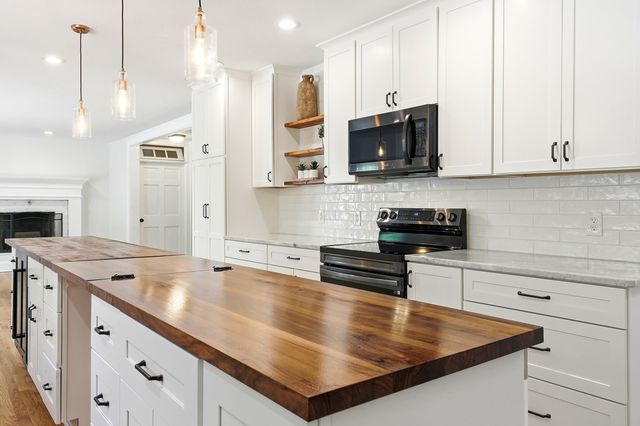 97 Dudley Road, Brentwood, NH 03833