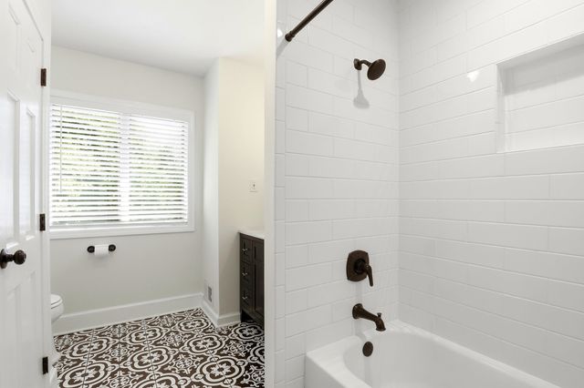 97 Dudley Road, Brentwood, NH 03833
