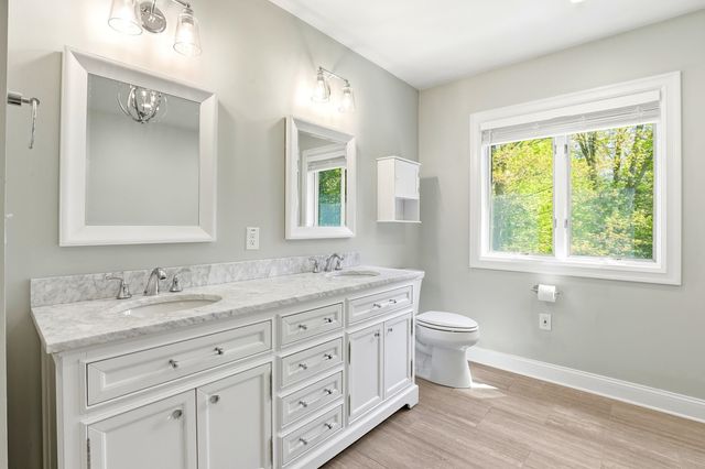 97 Dudley Road, Brentwood, NH 03833
