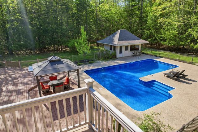 97 Dudley Road, Brentwood, NH 03833