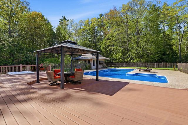 97 Dudley Road, Brentwood, NH 03833