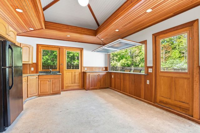 97 Dudley Road, Brentwood, NH 03833