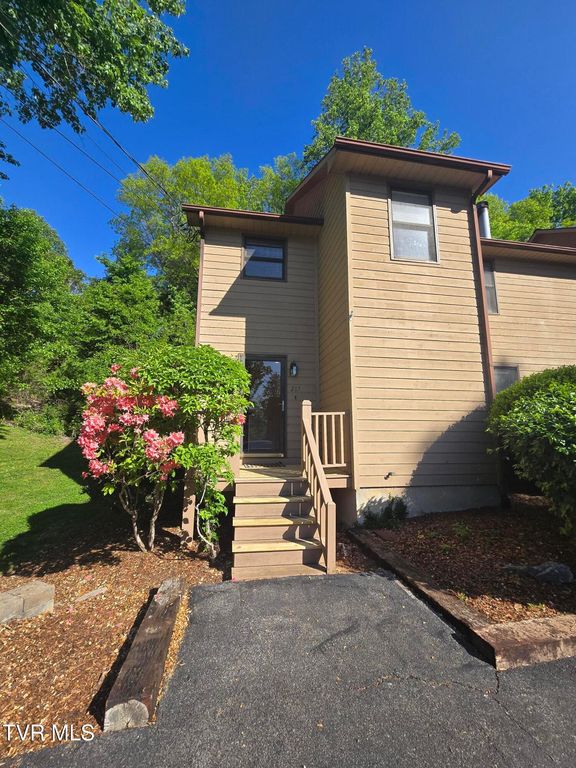 215 Windridge Colony 215, Johnson City, TN 37601