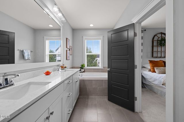 18 Landover Circle, Chapel Hill, NC 27516