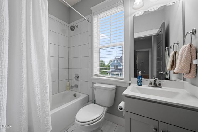 18 Landover Circle, Chapel Hill, NC 27516