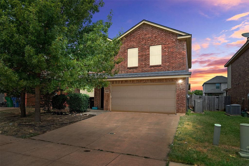 1204 Boxwood Drive, Crowley, TX 76036