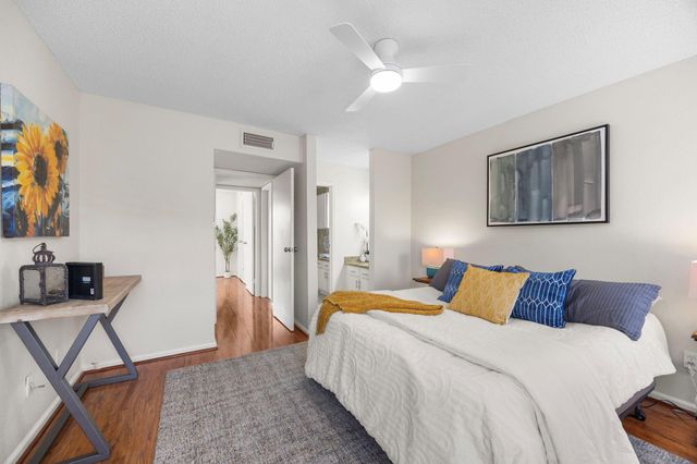 7575 Cambridge Street 1701, Houston, TX 77054