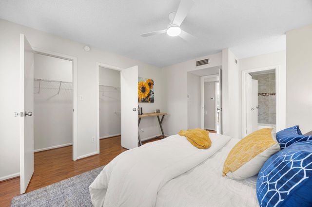 7575 Cambridge Street 1701, Houston, TX 77054