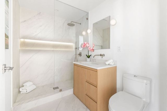 346 Congress St 703, Boston, MA 02210