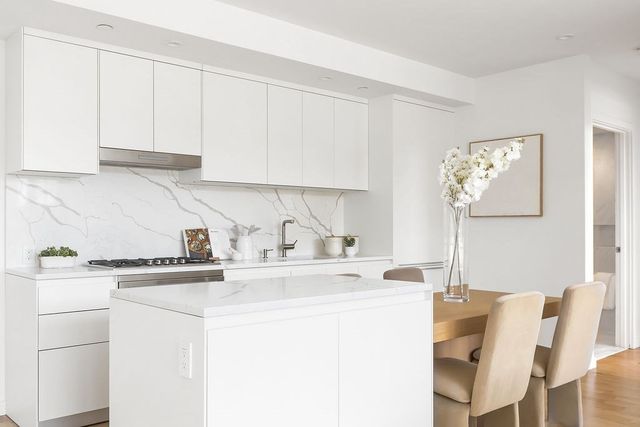 346 Congress St 703, Boston, MA 02210