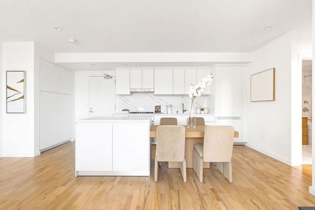 346 Congress St 703, Boston, MA 02210