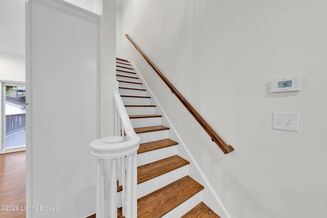145 Wiltshire Ave, Louisville, KY 40207