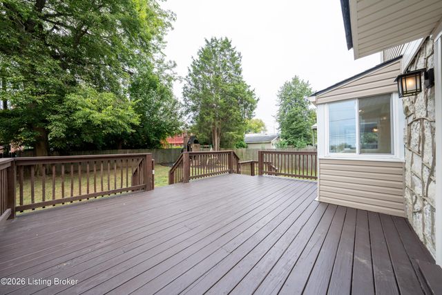 145 Wiltshire Ave, Louisville, KY 40207