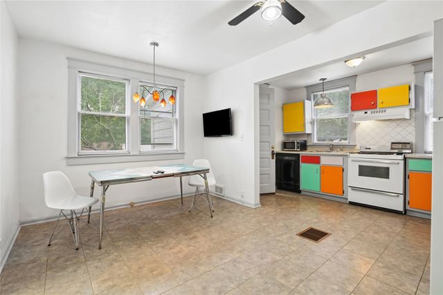 3719 Cottage Grove Avenue, Des Moines, IA 50311
