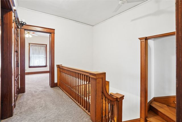 3719 Cottage Grove Avenue, Des Moines, IA 50311