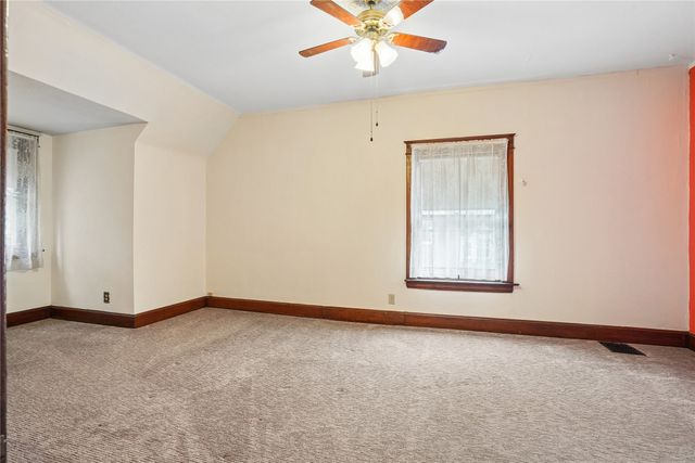 3719 Cottage Grove Avenue, Des Moines, IA 50311