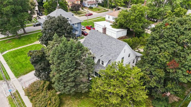 3719 Cottage Grove Avenue, Des Moines, IA 50311
