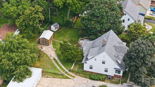 3719 Cottage Grove Avenue, Des Moines, IA 50311