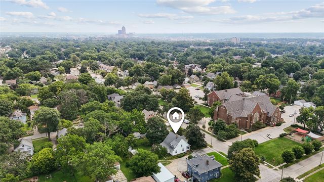 3719 Cottage Grove Avenue, Des Moines, IA 50311