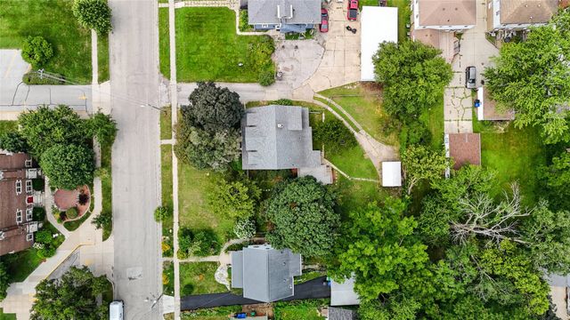 3719 Cottage Grove Avenue, Des Moines, IA 50311