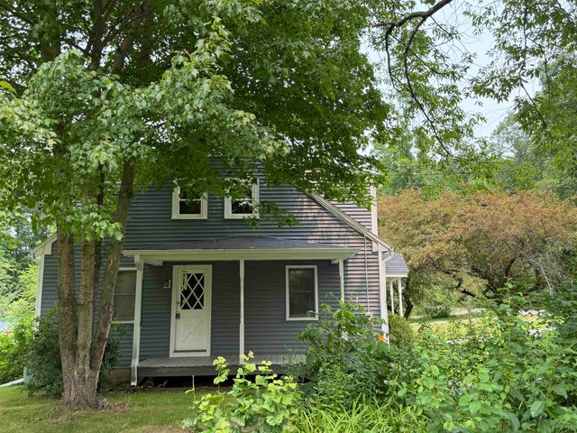 123 Turtle Pond Road, Lee, NH 03861