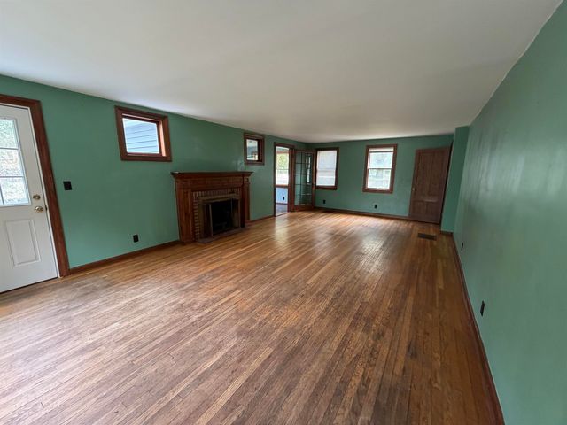 123 Turtle Pond Road, Lee, NH 03861