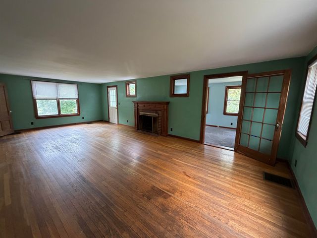 123 Turtle Pond Road, Lee, NH 03861