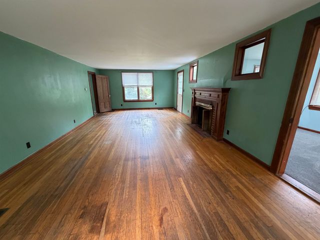 123 Turtle Pond Road, Lee, NH 03861