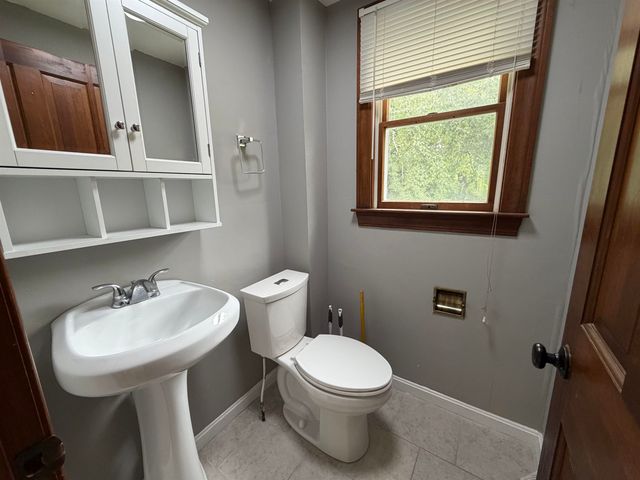 123 Turtle Pond Road, Lee, NH 03861